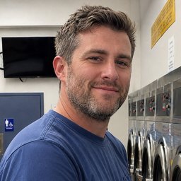 Sean Thomas of LaundromatExit, laundromat owner and direct buyer, inside one of our stores